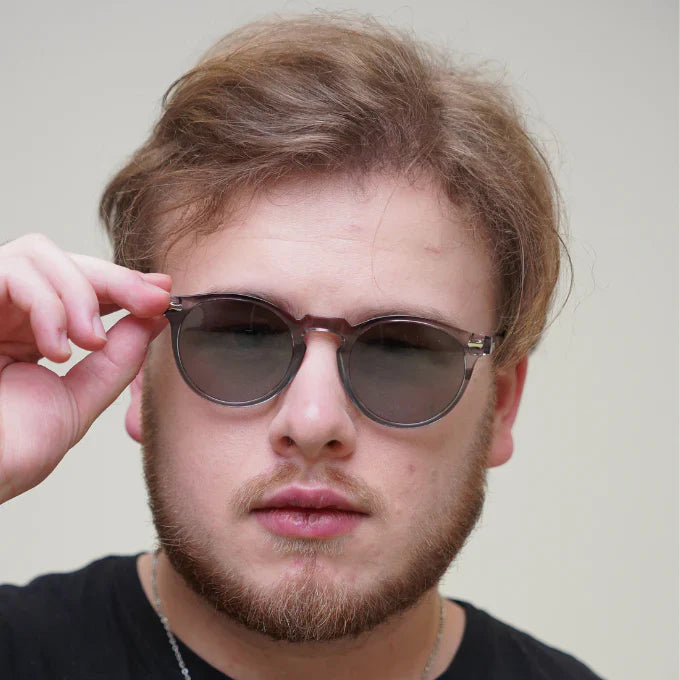 GAFAS DE SOL MAHOMES GRIS
